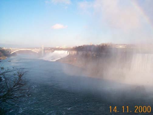 CAN ON NiagaraFalls 2000NOV14 003